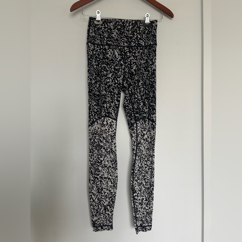 LULULEMON BLACK CROPPED CLASSIC LEGGINGS